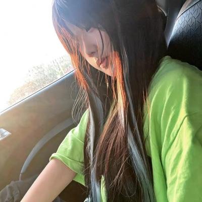 重生后，她转身投入死对头怀抱