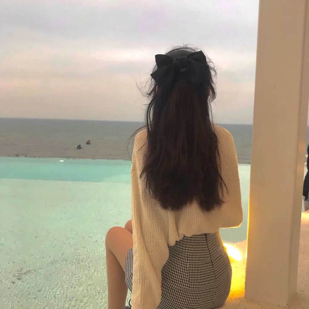 我被困在同一天一万年